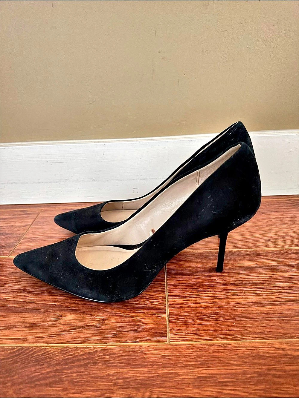Black Pointed Toe Heels Like New